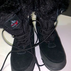 Woman’s Snow Boots